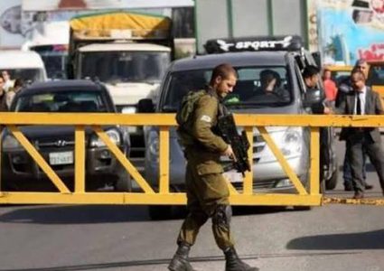 الاحتلال ينصب حاجزا عسكريا عند مدخل ترمسعيا