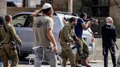 مستوطنون يطلقون الرصاص الحي صوب منازل المواطنين في المغير