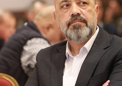 نقطة ضوء أخرى ؟  كيف يعطونك فتح ،،، وهي لك أصلًا؟