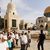 نحو 100 مستوطن يقتحمون المسجد الأقصى بحماية قوات الاحتلال والعدد مرشح للارتفاع