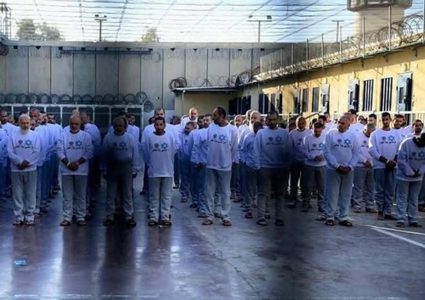 نادي الأسير ينفي تحديد موعد لاستئناف زيارات الأسرى