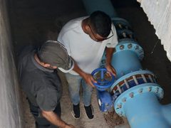 سلطة المياه تبدأ تشغيل وصلة العيزرية الجديدة