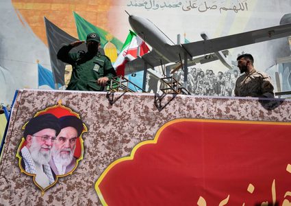 الحرس الثوري الإيراني يعلن إسقاط مسيّرة أميركية ويهدد بتغيير جغرافيا الحرب