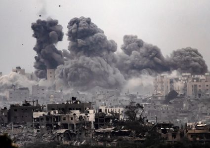 شهيد ومصابون بقصف الاحتلال وسط مدينة خان يونس
