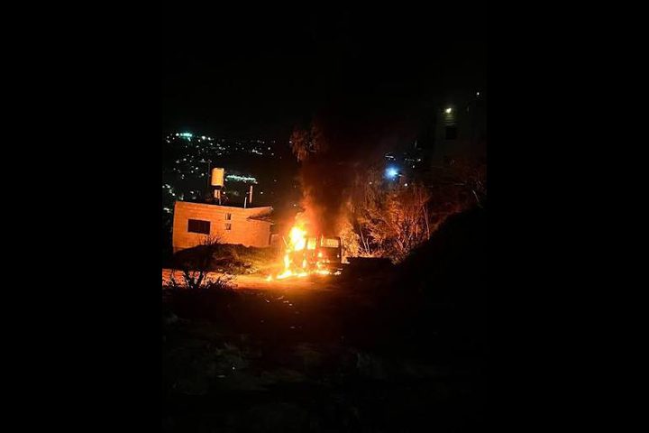 مستوطنون يهاجمون منازل في أبو فلاح والاحتلال يطلق النار على الأهالي