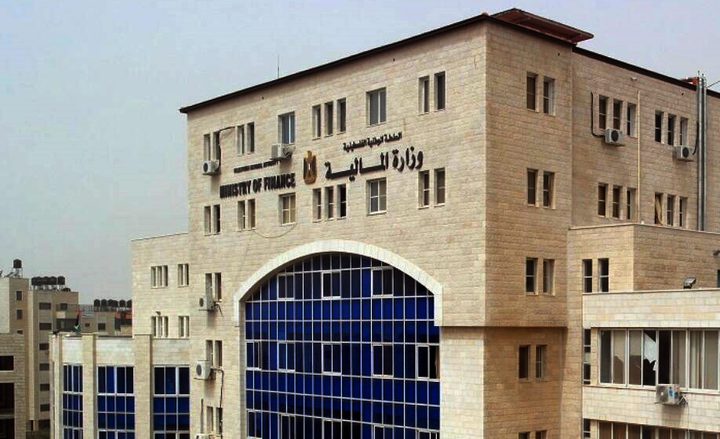 المالية: رواتب الموظفين عن شهر حزيران غدا الأربعاء بنسبة لا تقل عن 50%