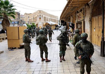 رئيس بلدية الخليل: إجراءات الاحتلال تخنق المدينة وتعرقل حياة المواطنين