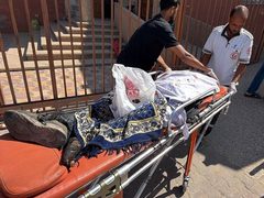 شهيد وإصابات إثر غارة للاحتلال على مركبة في خان يونس