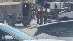 قوات الاحتلال تعتقل ثلاثة مواطنين وتداهم منازل جنوب جنين