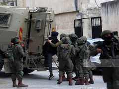 الاحتلال يعتقل مواطنا من مدينة القدس