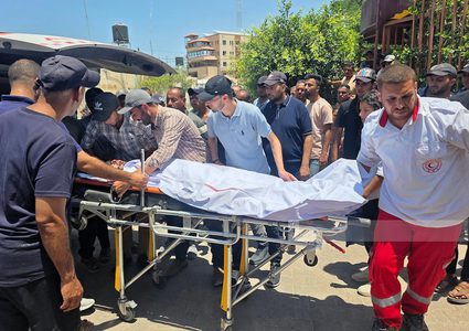 شهيدة وإصابات بقصف إسرائيلي استهدف نازحين شمال مدينة غزة