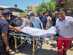 شهيدة وإصابات بقصف إسرائيلي استهدف نازحين شمال مدينة غزة