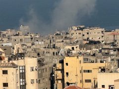 قصف مدفعي يستهدف الأحياء الشرقية لمدينة غزة