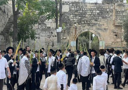 نحو 900 مستوطن يقتحمون الأقصى في ثالث أيام ما يسمى "عيد العرش"