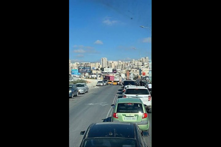 لتأمين حركة المستوطنين: أزمة مرورية خانقة في مدينة القدس بسبب إغلاقات الاحتلال