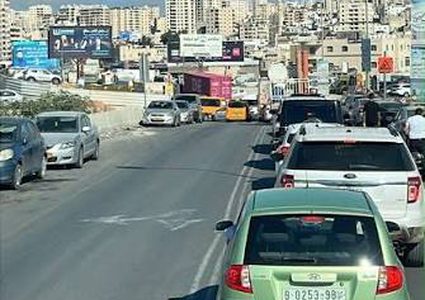 لتأمين حركة المستوطنين: أزمة مرورية خانقة في مدينة القدس بسبب إغلاقات الاحتلال