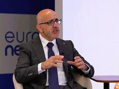 وزير المالية: الحكومة تخوض معركة شهرية لتأمين جزء من رواتب الموظفين
