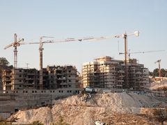التعاون الإسلامي تؤكد عدم قانونية المستوطنات في الأرض الفلسطينية المحتلة