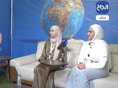 طالبتان من كلية هندسة الحاسوب في جامعة النجاح تبتكران طاولة تفاعلية