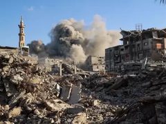 ثلاثة شهداء ومصابون بقصف وإطلاق نار الاحتلال في دير البلح ومدينة غزة