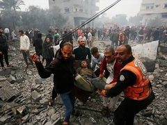مصابون في قصف للاحتلال شرق مدينة غزة