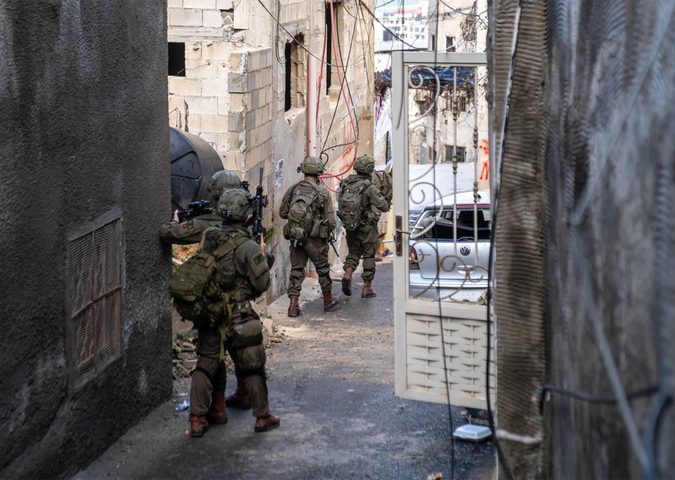 الاحتلال يجبر عائلات على إخلاء منازلها في جنين ويحولها إلى ثكنات عسكرية