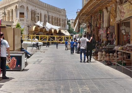 الاحتلال ينصب بوابة حديدية بالبلدة القديمة بالخليل