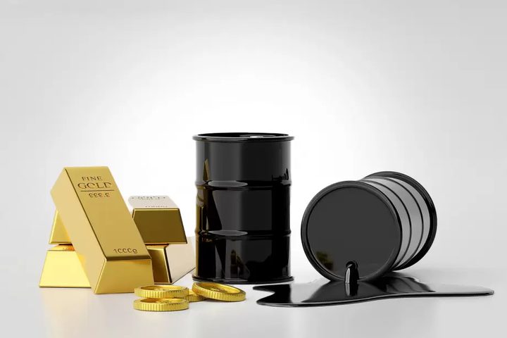 تراجع أسعار النفط وارتفاع الذهب
