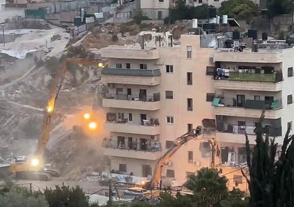 الاحتلال يهدم بناية سكنية من 5 طوابق في بلدة الطور بالقدس