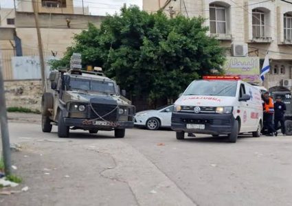 3 إصابات بالضرب واختناق طفلة خلال اقتحام الاحتلال بلدة بني نعيم