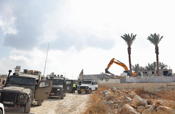 الاحتلال يعتقل نحو 50 مواطنا ويحول منازل إلى ثكنات ويغلق قرى شمال غرب القدس