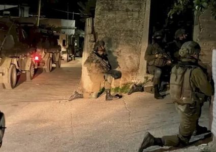 الاحتلال يقتحم بلدة دير الغصون شمال طولكرم ويداهم منازل