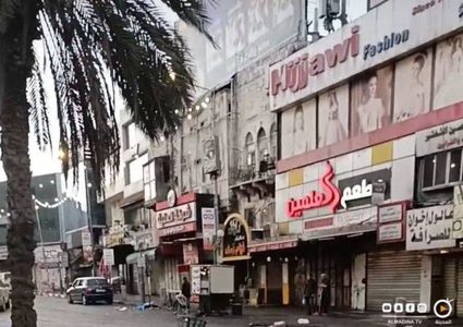 الاحتلال يعتقل مواطنين ويهدم نصب تذكارية لشهداء في نابلس ويفرض حظرا للتجول