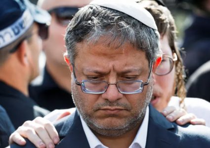 حاخام بارز في حركة "شاس" يهاجم بن غفير: لا يجوز منحه السلطة