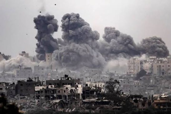 شهيدان ومصابون في قصف الاحتلال مركبة بمدينة غزة