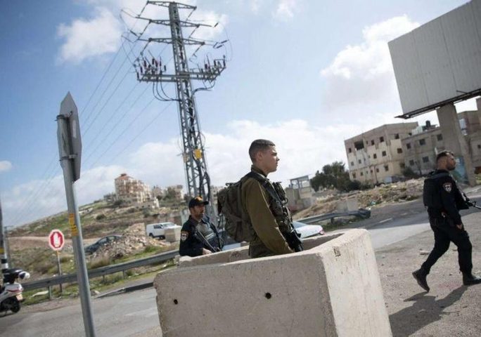 الاحتلال يغلق مداخل قرية مادما جنوب نابلس