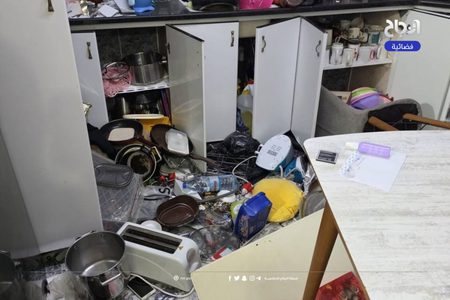 آثار اقتحام وتخريب منزل مدير بلدية العيزرية وأفراد من عائلته