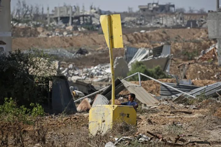 الاحتلال يوسّع الخط الأصفر شرق غزة ويدفع مئات الفلسطينيين للنزوح من الشجاعية