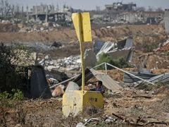 الاحتلال يوسّع الخط الأصفر شرق غزة ويدفع مئات الفلسطينيين للنزوح من الشجاعية