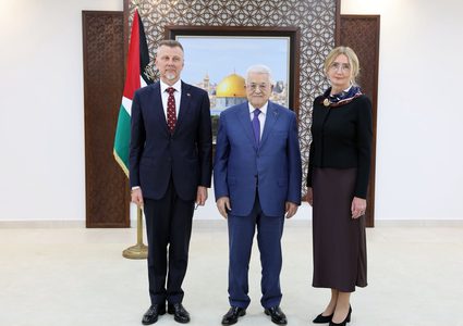 الرئيس عباس يتسلم أوراق اعتماد رئيس مكتب تمثيل ليتوانيا لدى فلسطين