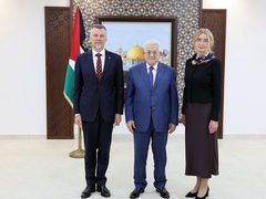 الرئيس عباس يتسلم أوراق اعتماد رئيس مكتب تمثيل ليتوانيا لدى فلسطين
