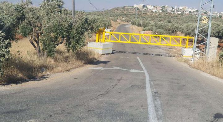الاحتلال ينصب بوابة حديدية قرب سهل طوباس