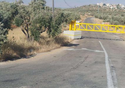 الاحتلال ينصب بوابة حديدية قرب سهل طوباس