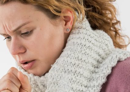 السعال الجاف بعد نزلة البرد.. طرق منزلية لتخفيفه ومتى يستدعي الطبيب؟