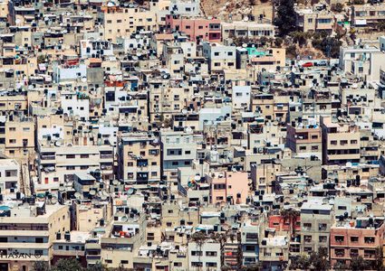 "شؤون اللاجئين" تبحث تنفيذ مشروع لتحسين سبل العيش في 6 مخيمات فلسطينية