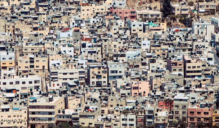 "شؤون اللاجئين" تبحث تنفيذ مشروع لتحسين سبل العيش في 6 مخيمات فلسطينية