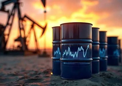 النفط يتراجع والدولار يتجه لتسجيل خسارة أسبوعية