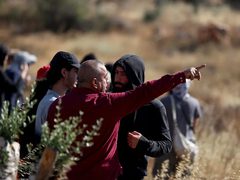 إصابة طفلين بهجوم المستوطنين عليهم