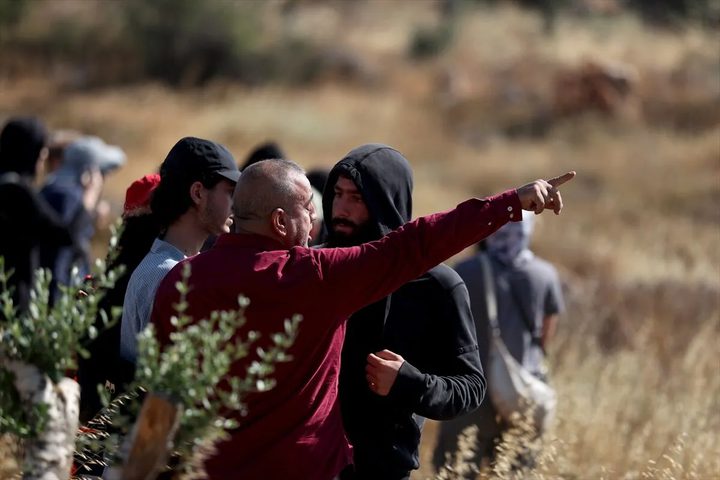 إصابة طفلين بهجوم المستوطنين عليهم في أراضيهم