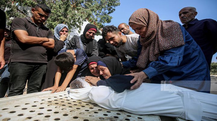شهيد ومصابون في قصف الاحتلال تجمعا للمواطنين في حي التفاح شرق مدينة غزة